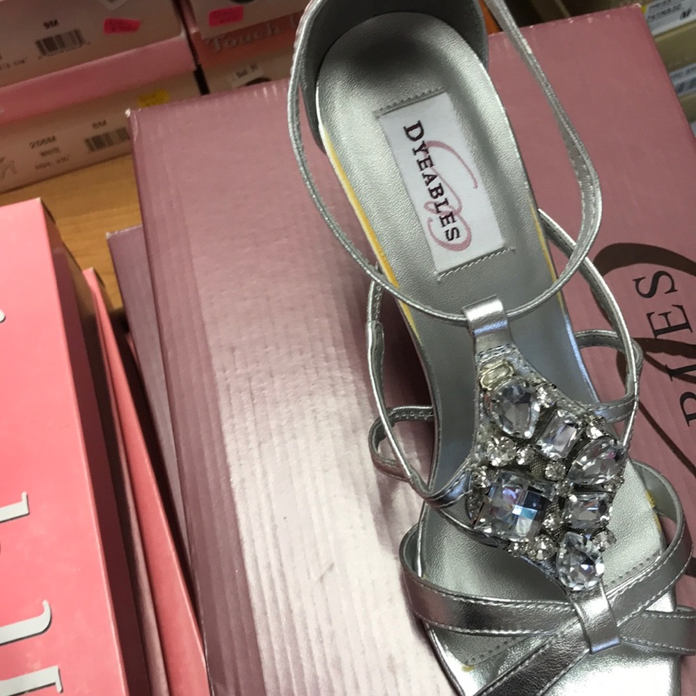 Dyeables silver shoes with 3 1/2” heel